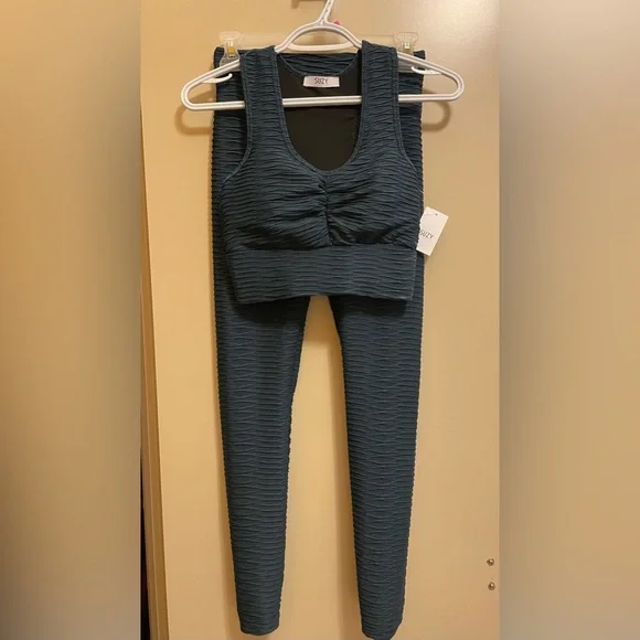 Work out set - Picture 1 of 3